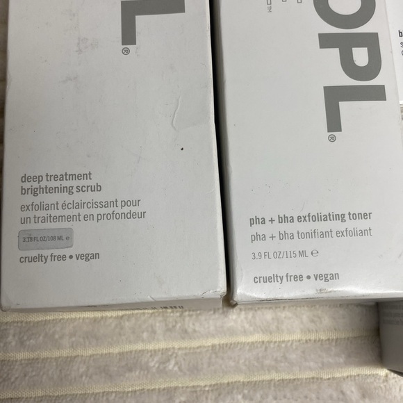 BLK/OPL EVENTRUE Skincare Bundle Black Opal Ethnic Brightening Scrub Toner Soap - Picture 2 of 7